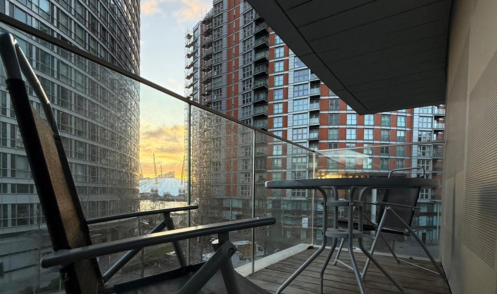 Luxury Modern 2 Bed Flat With Balcony And City View - Canary Wharf City Center Лондон Екстер'єр фото