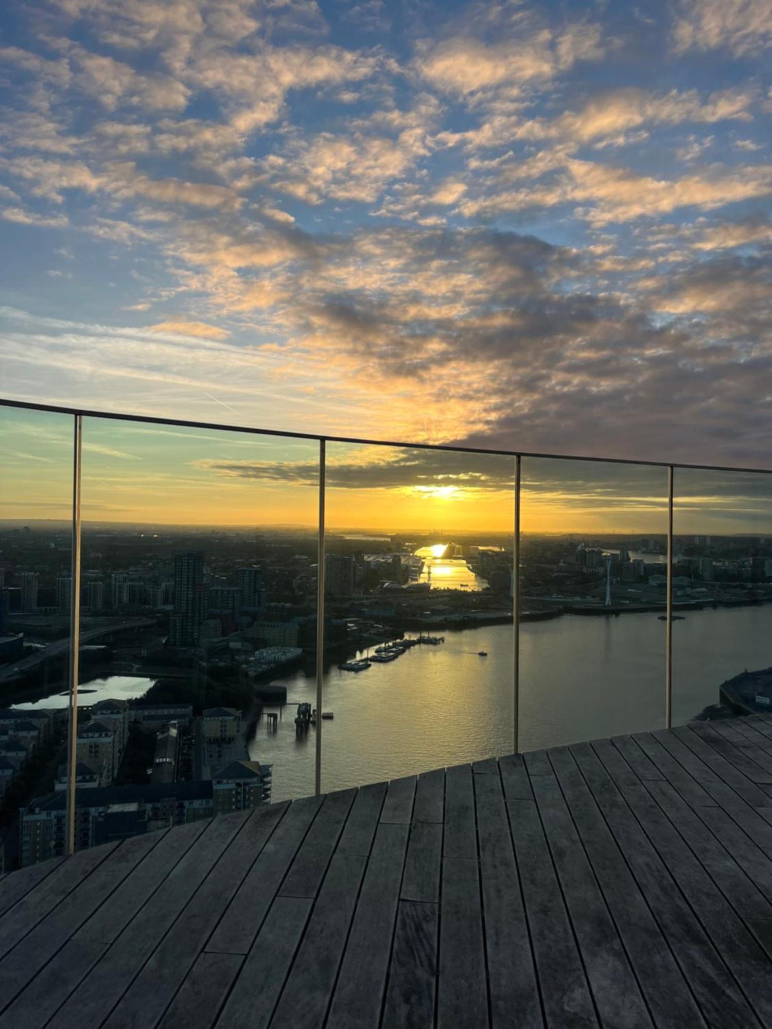 Luxury Modern 2 Bed Flat With Balcony And City View - Canary Wharf City Center Лондон Екстер'єр фото